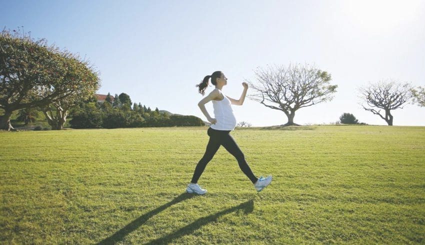 Les femmes enceintes qui pratiquent une activité physique régulière ont un accouchement plus rapide et moins de césarienne