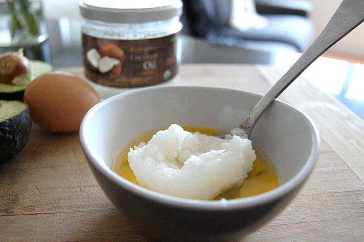 bienfaits de l'huile de coco pendant la grossesse - Naturelle Maman