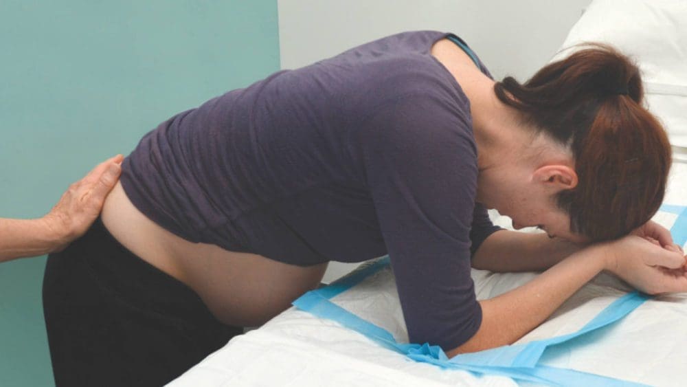 Mélange d'huiles essentielles pour l'accouchement : un remède puissant pour accoucher sans péridurale