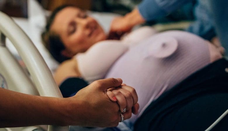 L'importance de la présence et du soutien du partenaire pendant l'accouchement - Naturelle Maman