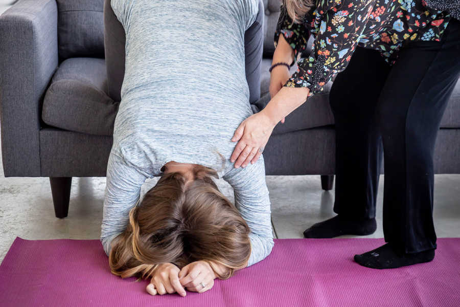 position inversée en avant de spinning babies pour la grossesse et l'accouchement