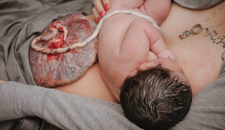 Comment faire de l'isothérapie placentaire et quels sont ses bienfaits sur Naturelle maman