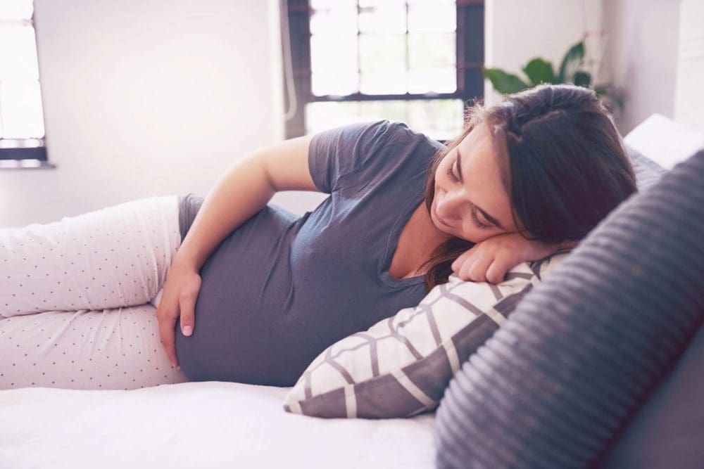 Approches naturelles contre la fatigue du premier trimestre de grossesse