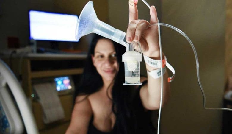 Stimulation des mamelons avec un tire lait pour déclencher l'accouchement