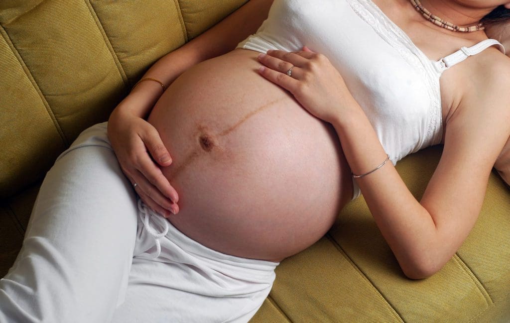 Comprendre les changements du corps pendant la grossesse pour mieux les accepter