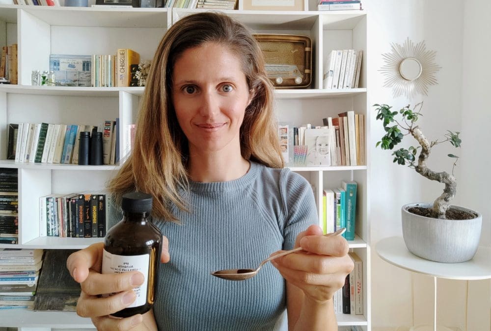 Les bienfaits de l'alchémille pour réguler les hormones en post-partum par Anne-Laure Wright, Journaliste et fondatrice de Naturelle Maman