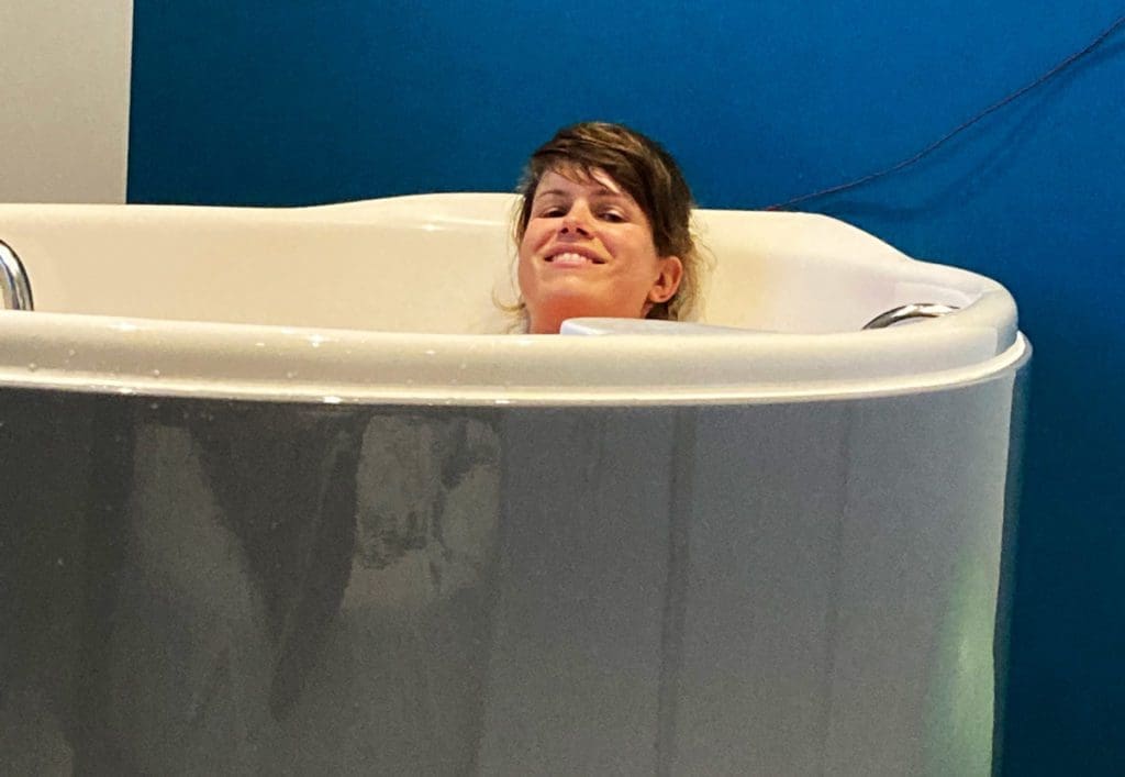 Inès raconte son accouchement dans l'eau à la maternité sur Naturelle Maman
