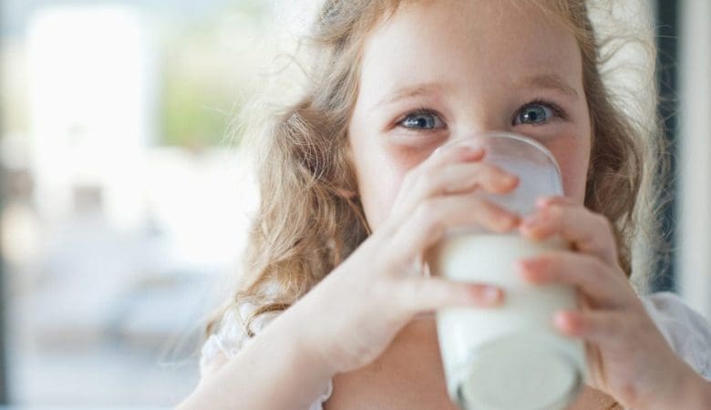 Les dangers possible d'une consommation excessive de lait sur la santé des enfants - Naturelle maman