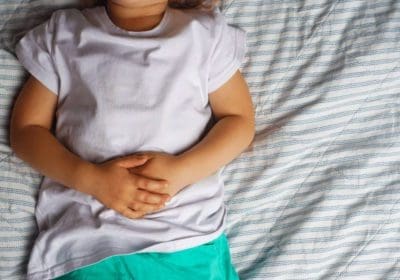 Comment soigner vos enfants s'ils ont des vers intestinaux ? Les meilleurs remèdes naturels sélectionnés par Naturelle Maman