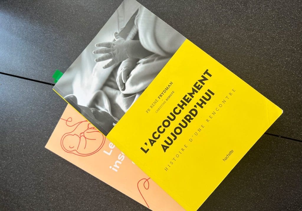 Fleur nous parle des livres qu'elle a lus pour se préparer à vivre un accouchement sans péridurale sur Naturelle Maman