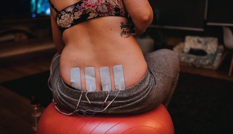 Depuis les années 1970, il existe une solution naturelle, sans risque et sans effet secondaire pour soulager la douleur pendant l’accouchement : le TENS.