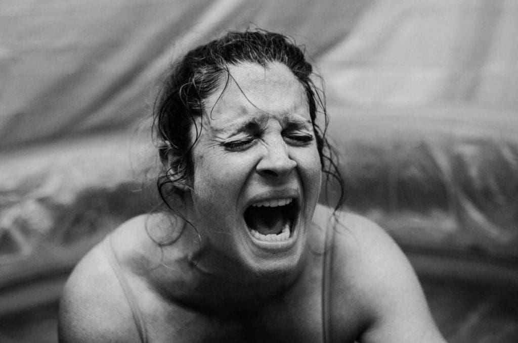 Crier pendant l’accouchement : un besoin physiologique de la femme qui accouche qu'il faut respecter !