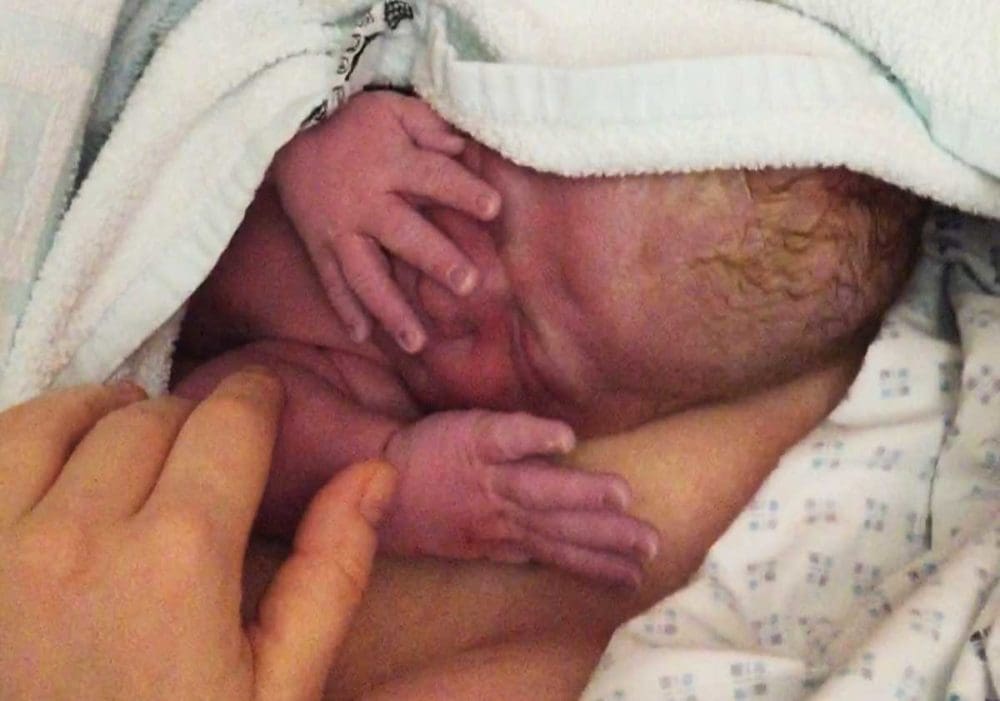 Comment se déroule un accouchement physiologique en Allemagne ? Le récit de naissance douce de Célia