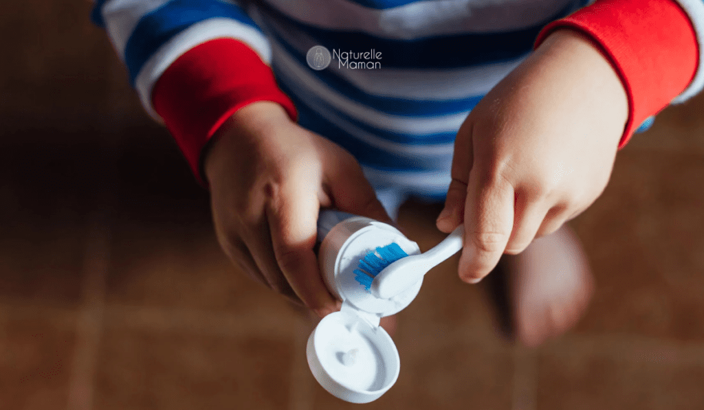 Comment prévenir la fluorose dentaire chez les enfants : les conseils d'Anne-Laure Wright fondatrice de Naturelle Maman.